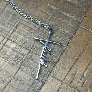 💎 3 FOR $20 JEWELRY 💎 Silver Faith Cross Necklace